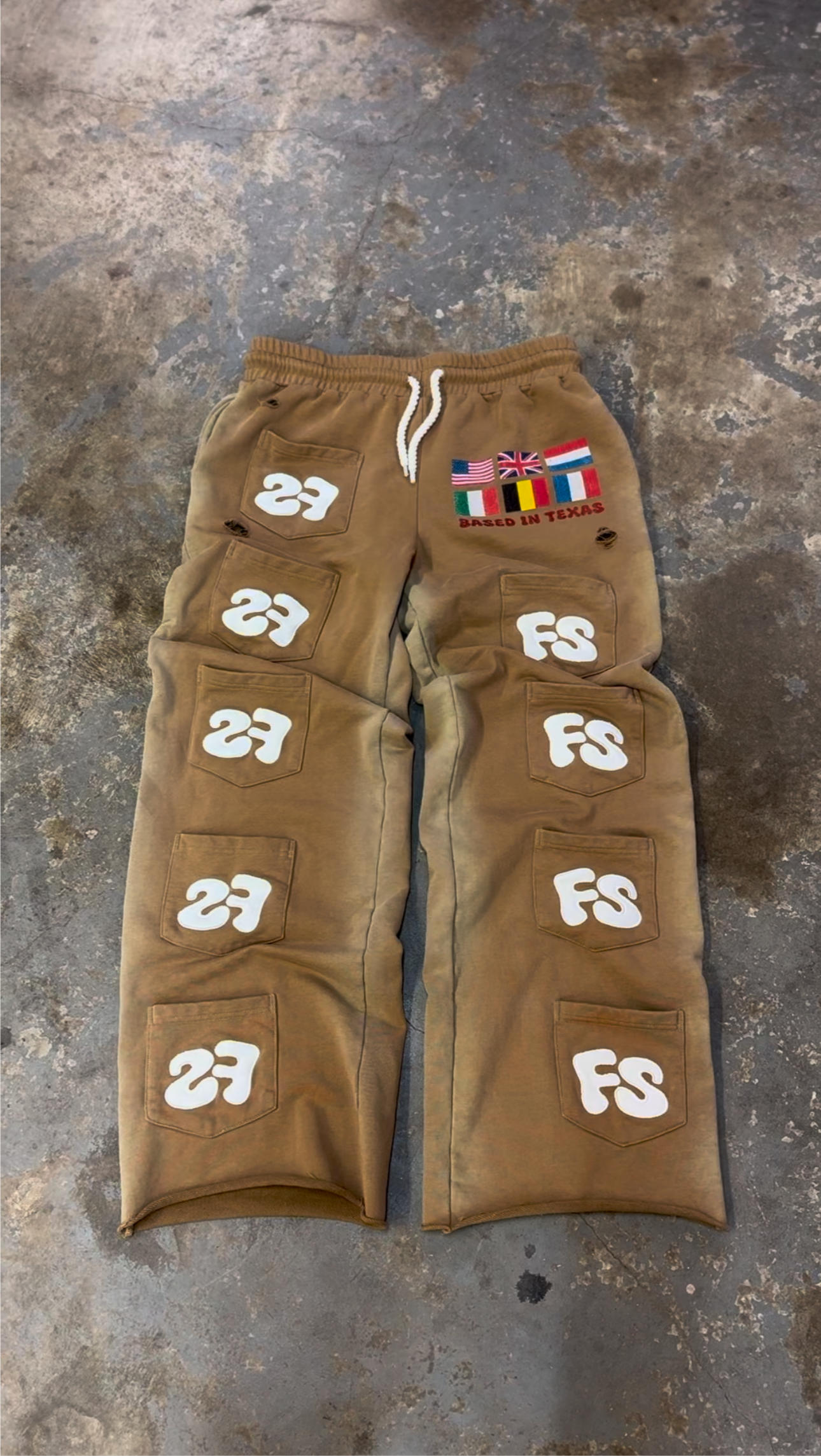 Global sweats "TAN"